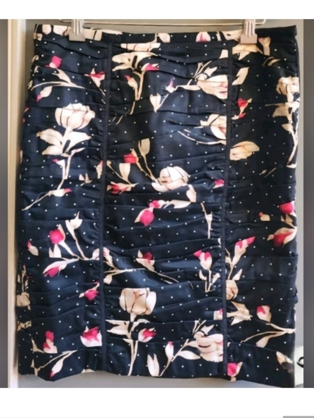 White House Black Market Women's Pencil Skirt Black Floral Size S Excellent Cond